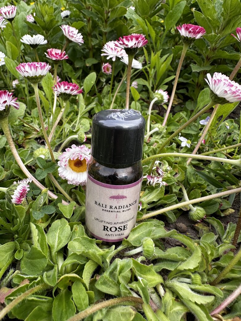 ROZES ĒTERISKĀ EĻĻA 15ml