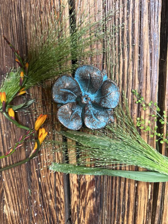 FRANGIPANI ZIEDA VĪRAKA TURĒTĀJS (TIRKĪZA AR BRONZU TONIS)