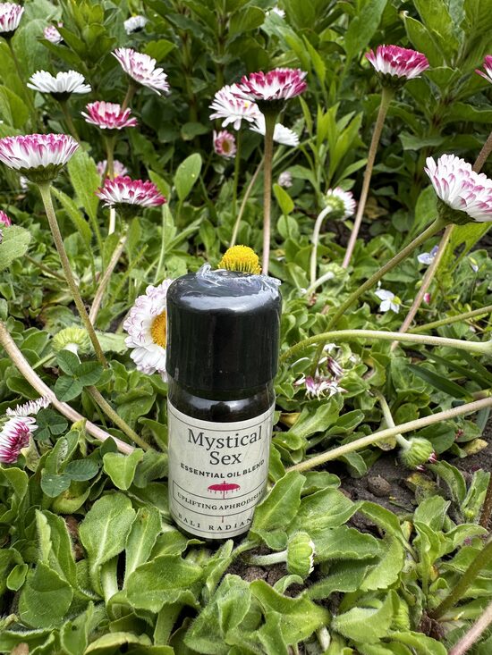 BURVĪGA TUVĪBA ĒTERISKO EĻĻU MAISĪJUMS PILIENOS 10ml