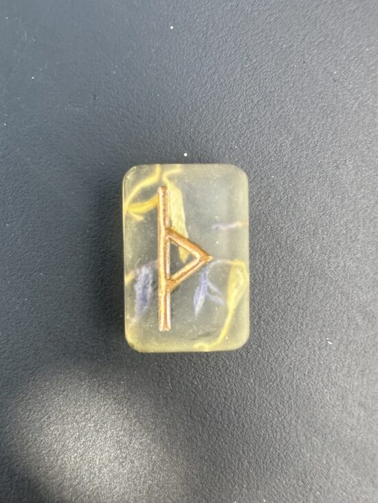 RŪNU TALISMANS TURISAZ. IEKŠĒJAM SPĒKAM, AIZSARDZĪBAI UN IZLĒMĪBAI