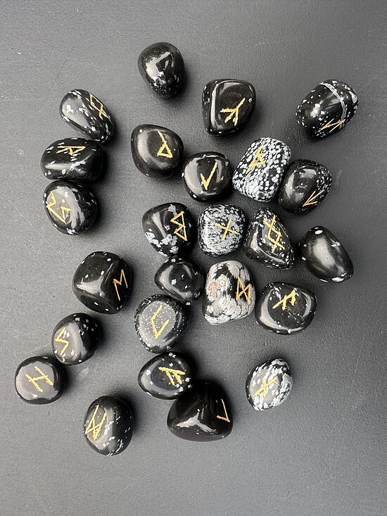 SNIEGPĀRSLU OBSIDIĀNA RŪNAS | 176g