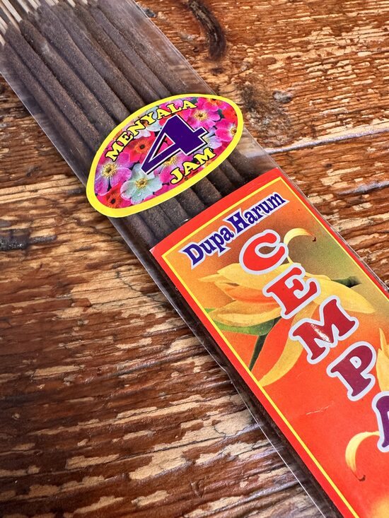 ČEMPAKA VĪRAKS NO BALI (liels, deg 4h)