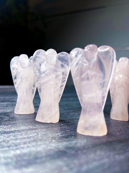 ROŽU KVARCA EŅĢELIS (5-5,5cm)