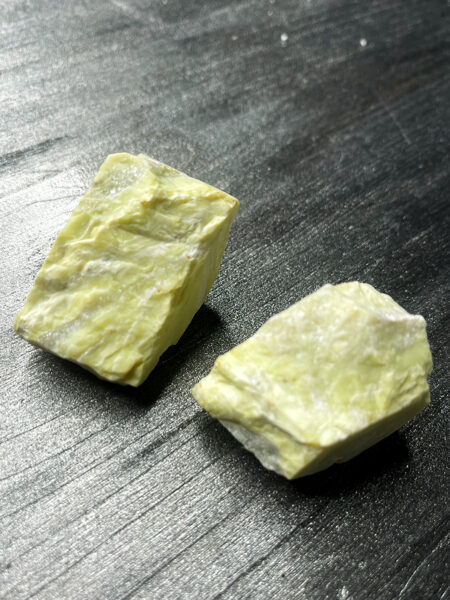 SERPENTĪNS AKMENS, NEAPSTRĀDĀTS (30-39g)