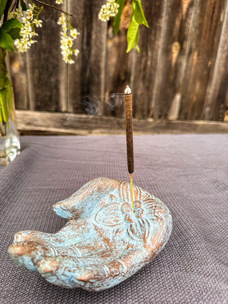 PLAUKSTA - vīraka turētājs (bronzas ar zilu)