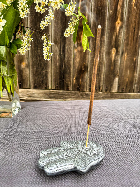 HAMSA PLAUKSTA - vīraka turētājs (sudraba, tumša)