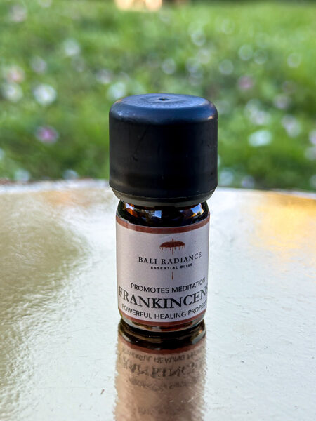 FRANKINCENSE (VĪRAKA) ĒTERISKĀ EĻĻA 