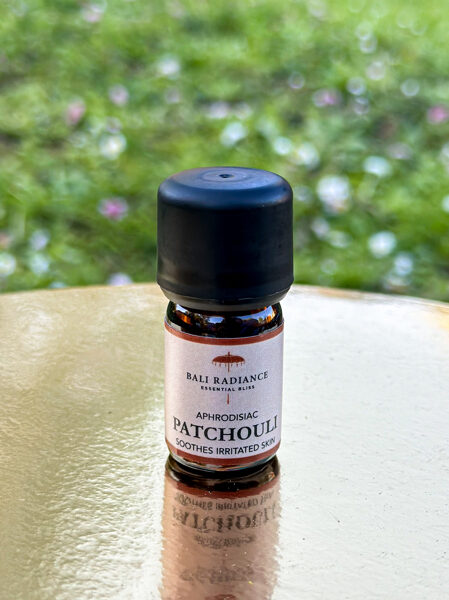 PAČŪLIJAS ĒTERISKĀ EĻĻA