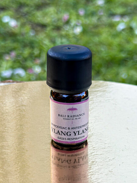 YLANG YLANG ĒTERISKĀ EĻĻA