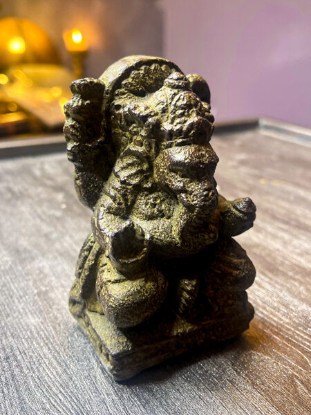 GANEŠA LIELĀ STATUJA - VĪRAKA TURĒTĀJS (sūnu zaļš)